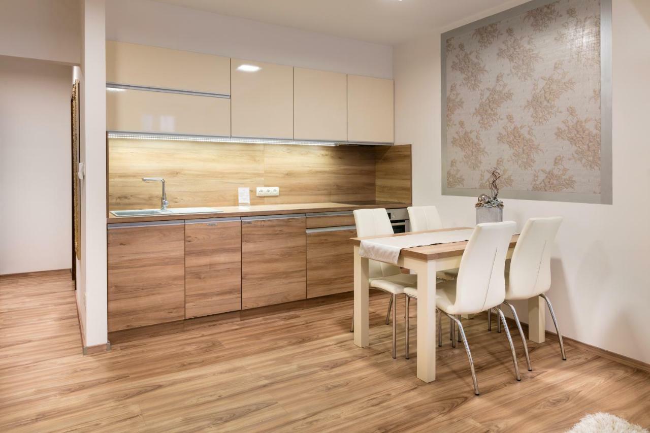 Apartamento Főtér Rezidencia Győr Exterior foto